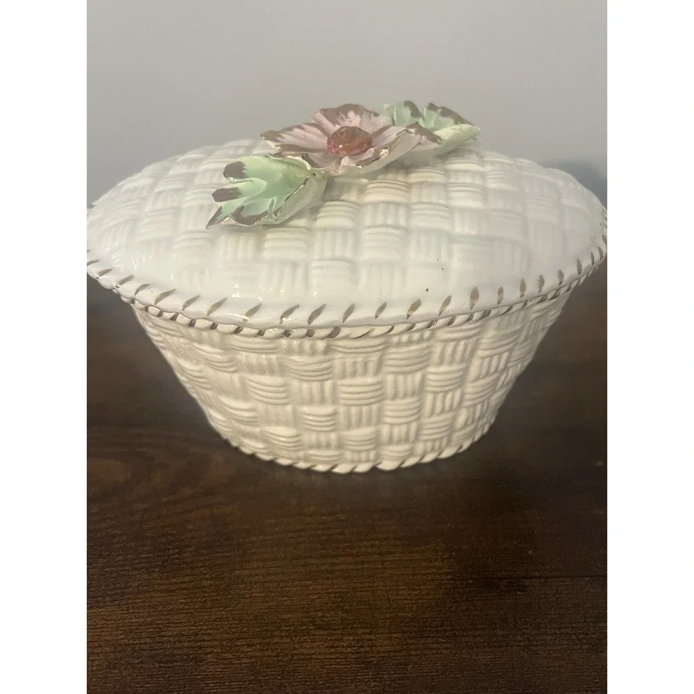 Vintage Hand Painted Italian Ceramic Trinket Box Basket Weave Floral Lid